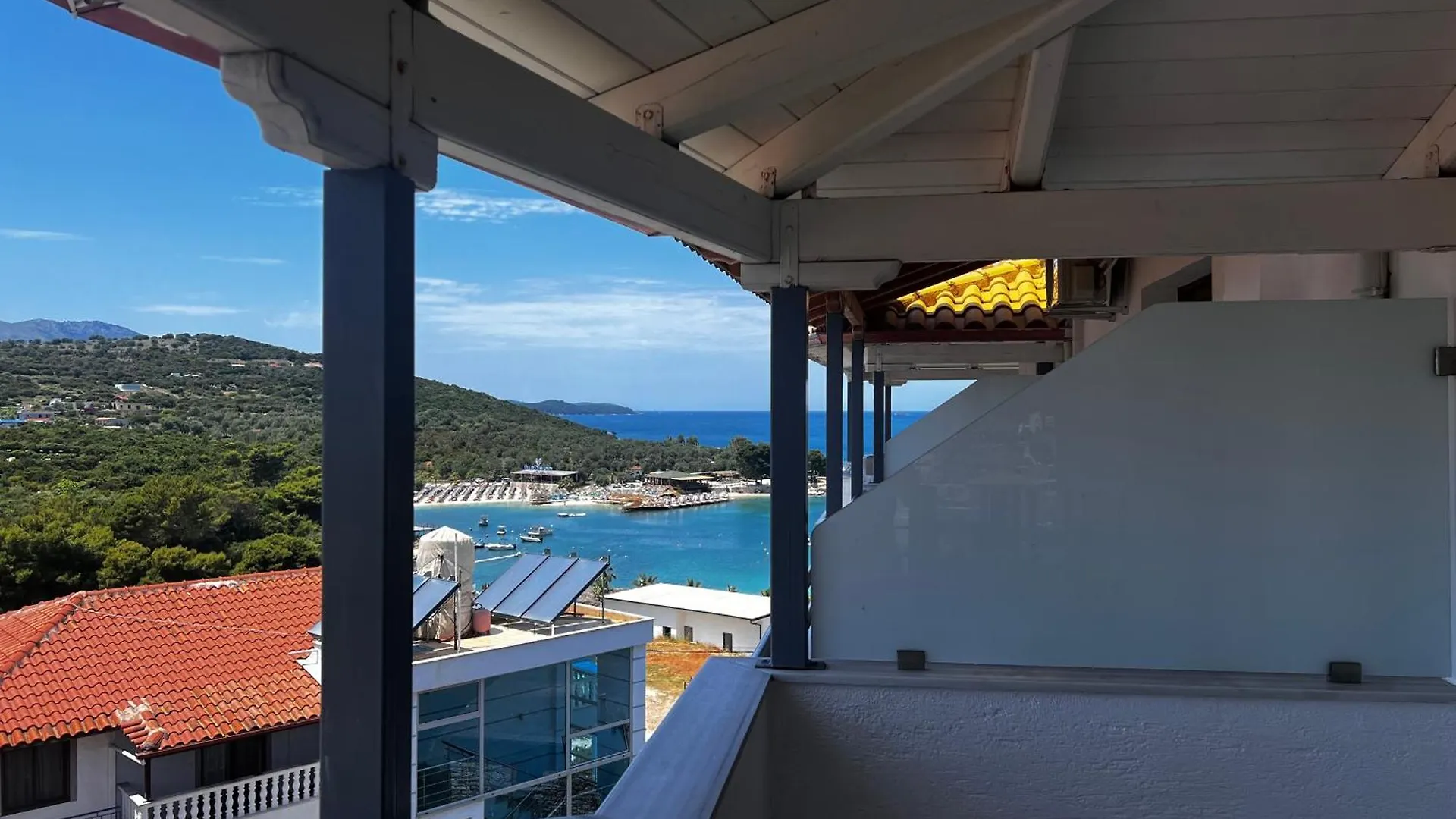 Dine Hotel Ksamil Apartment