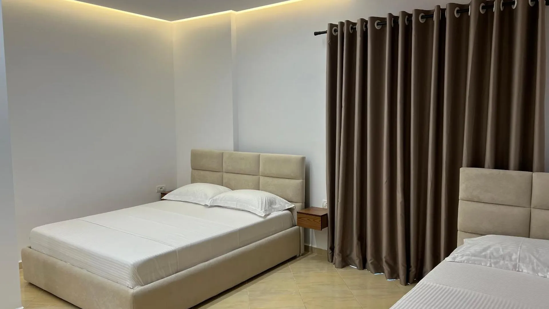 Dine Hotel Ksamil Apartment
