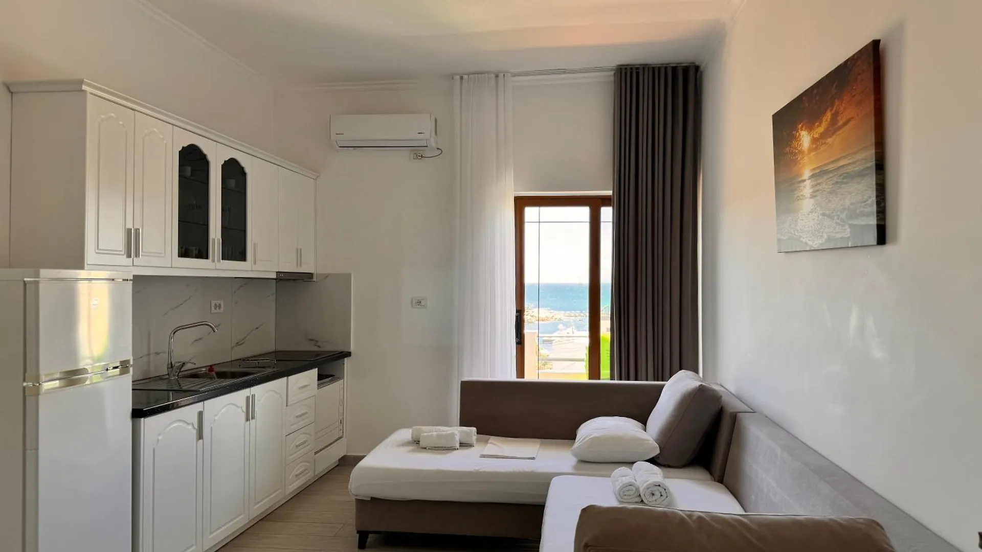Dine Hotel Ksamil 0*,  Albania