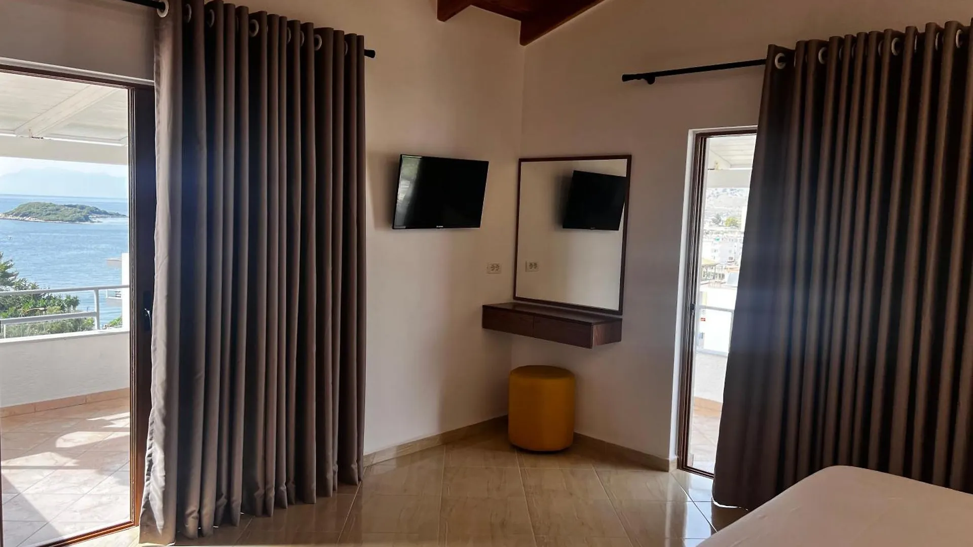 Dine Hotel Ksamil