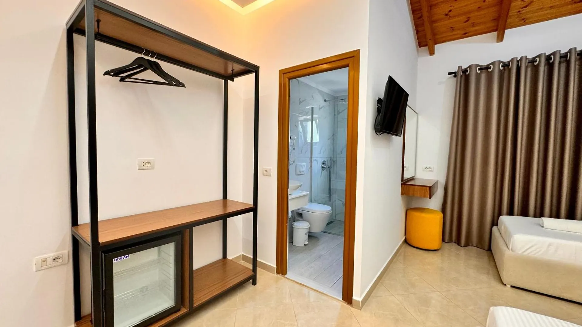 Dine Hotel Ksamil