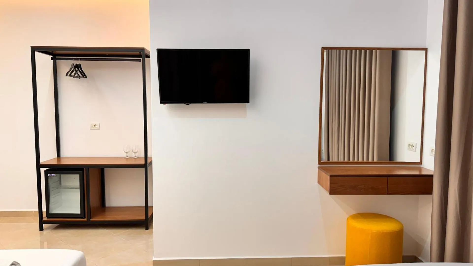Dine Hotel Ksamil Apartment