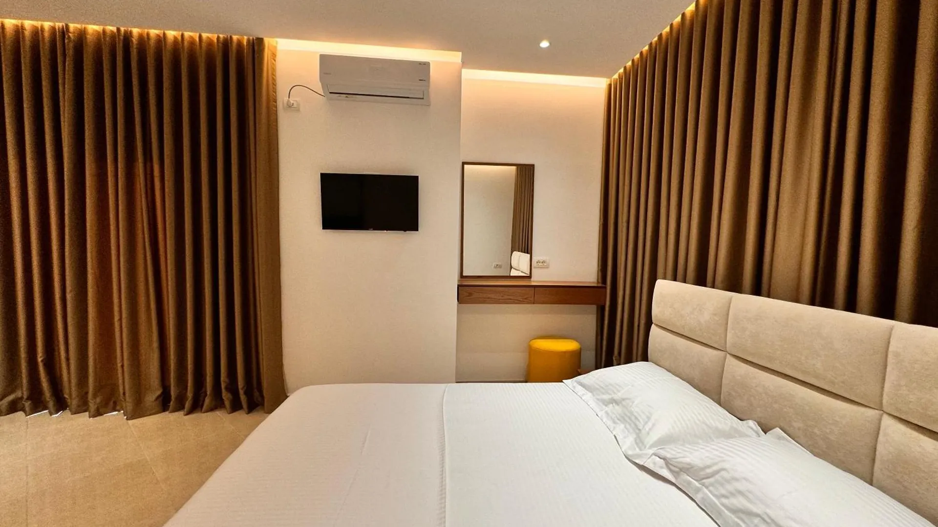 Dine Hotel Ksamil Apartment