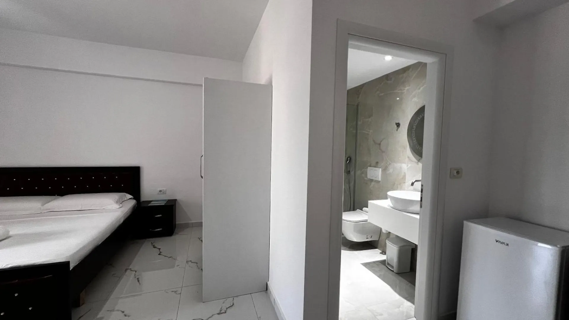 Dine Hotel Ksamil 0*,
