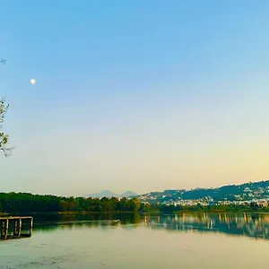 https://cozy-apartment-near-artificial-lake.hotels-in-tirana.com