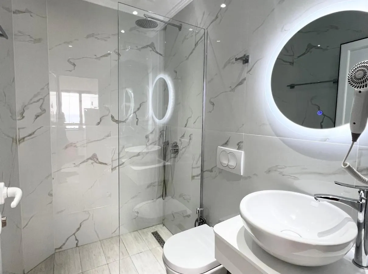 Dine Hotel Ksamil Apartment