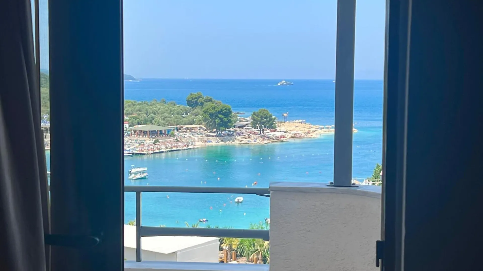 Dine Hotel Ksamil Albania