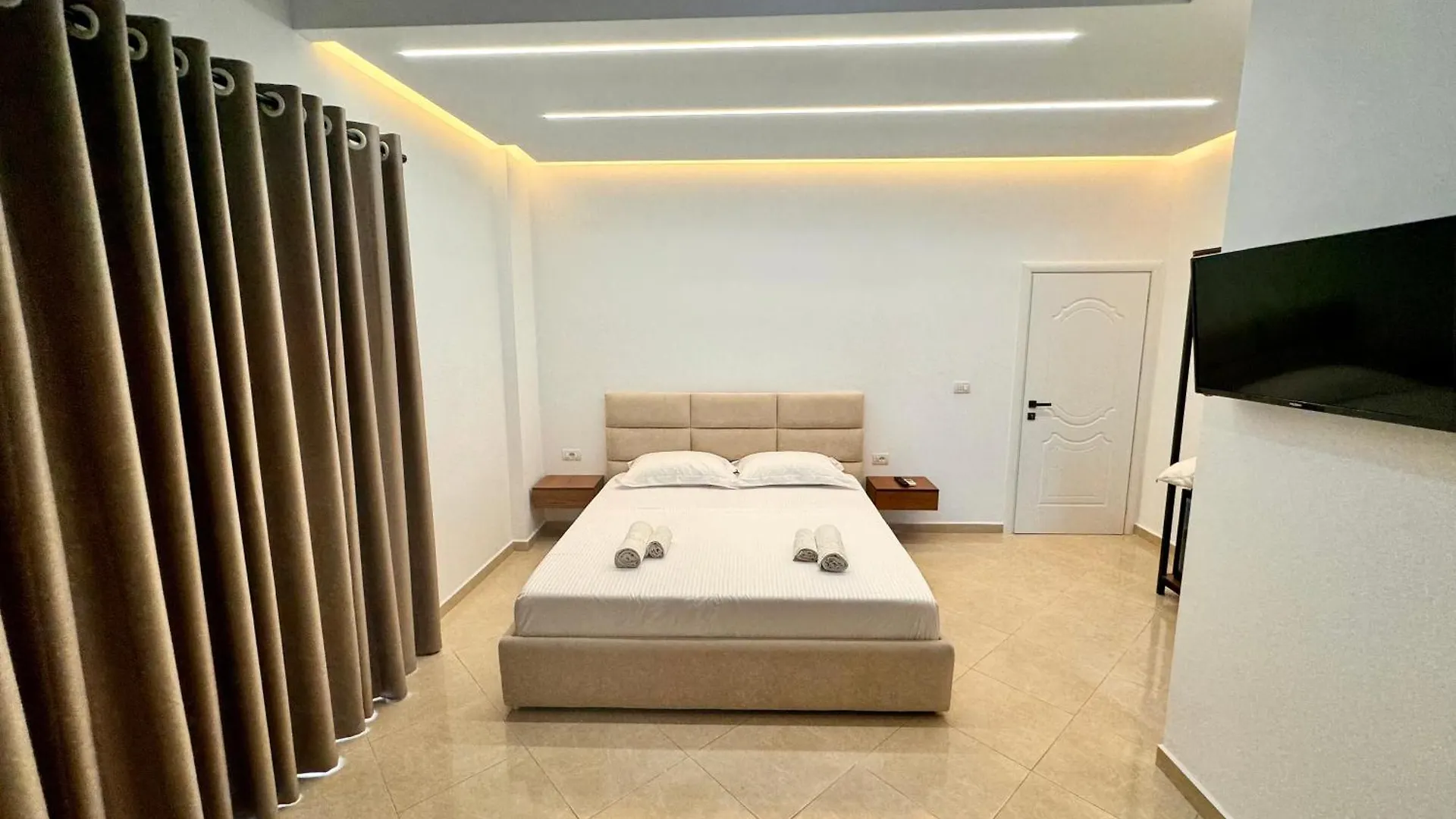 Dine Hotel Ksamil Apartment