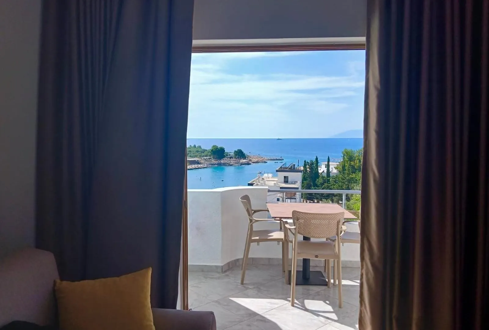 Dine Hotel Ksamil