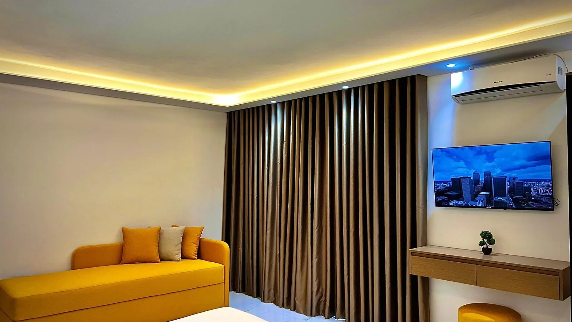 Dine Hotel Ksamil Apartment
