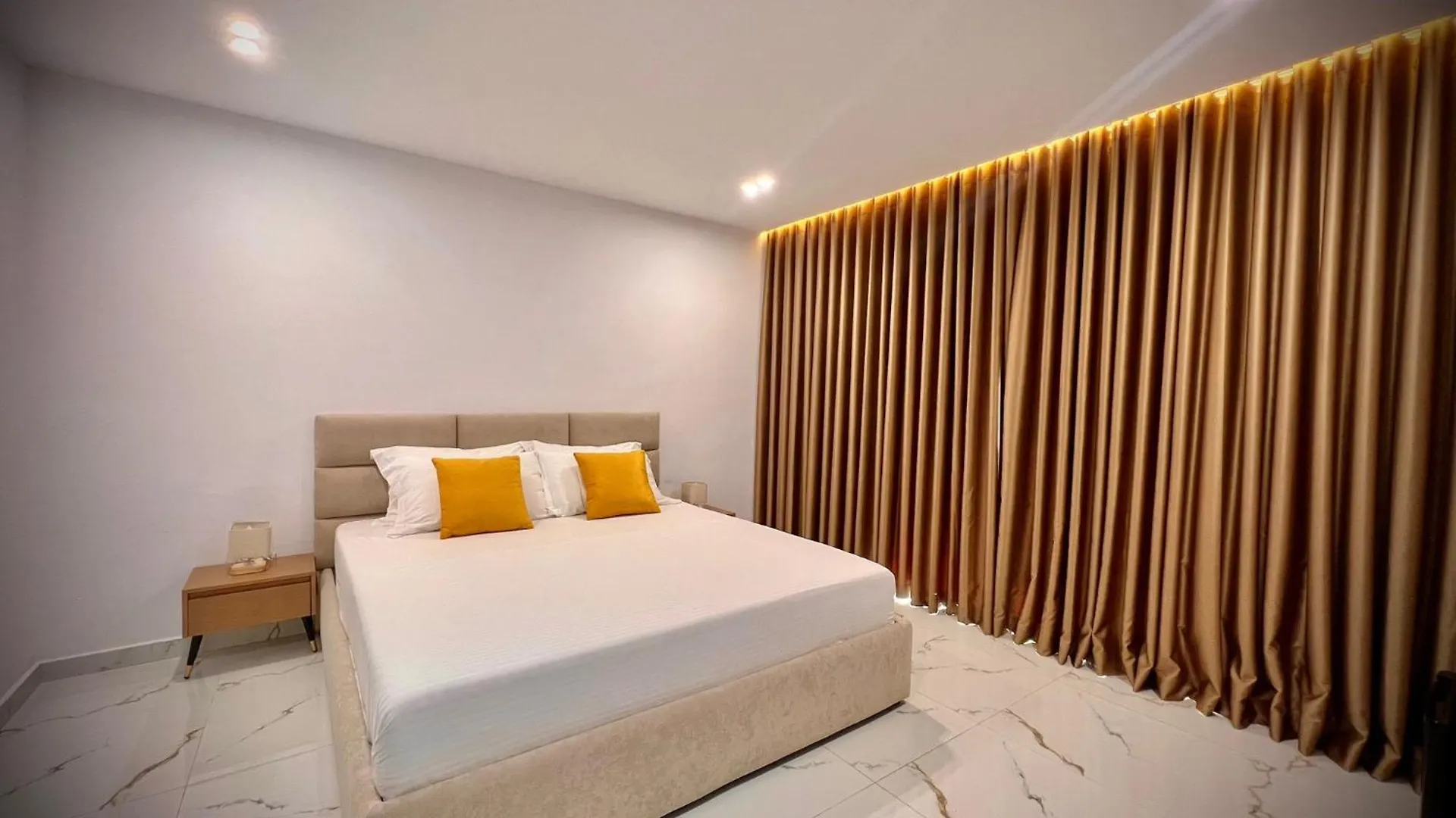 Dine Hotel Ksamil Apartment